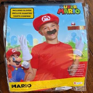 Kids Mario hat and gloves